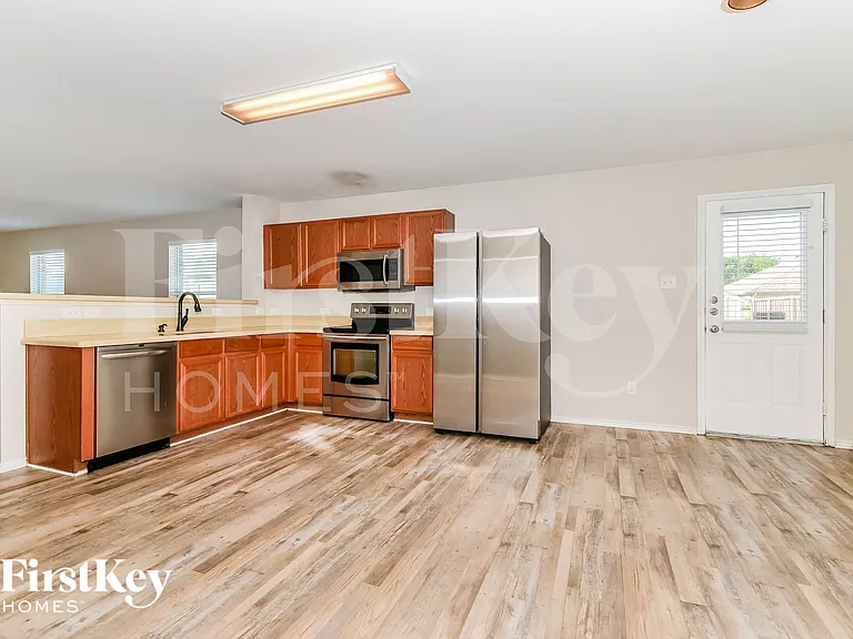 2801 Spencer Cir — Photo 6