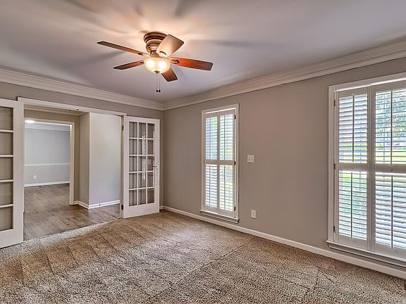5th image of 302 Longbow Ct