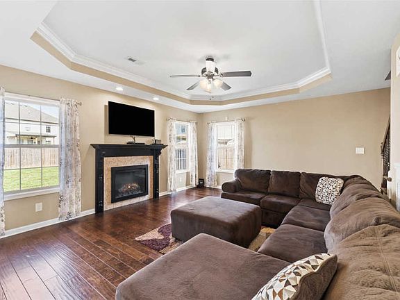 5th image of 2825 McManus Cir