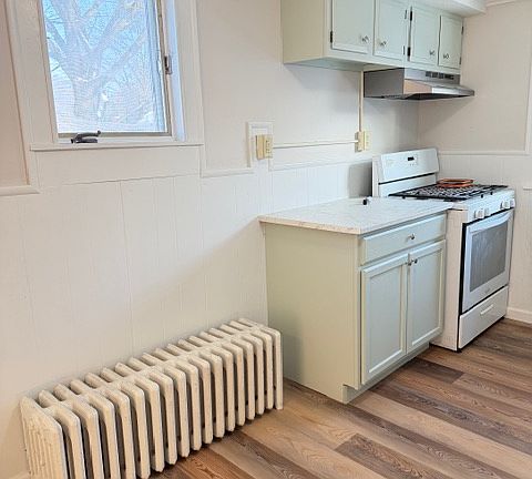 2nd image of 157 Bay St #2D