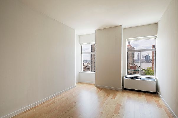 1st image of 90 Washington St APT 4H