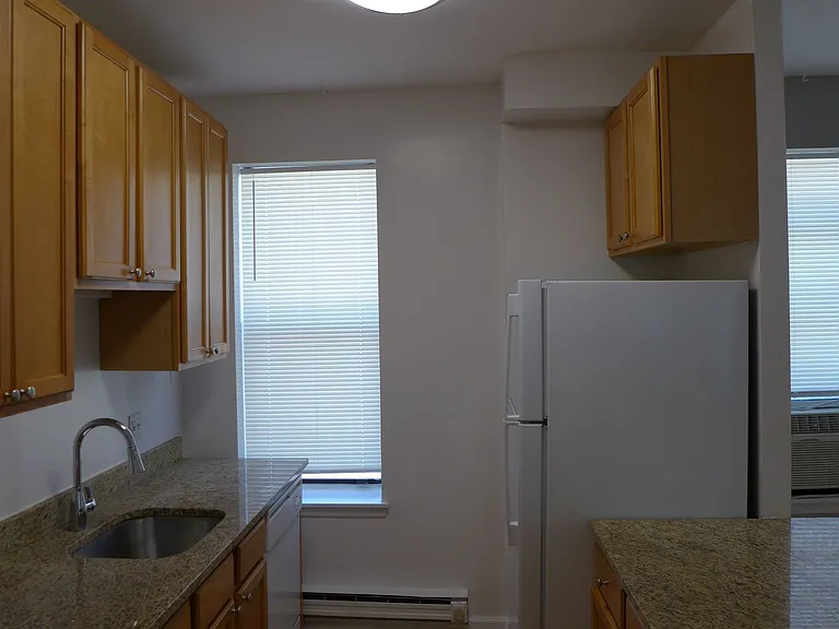 808-12 W Junior Terrace — Photo 35
