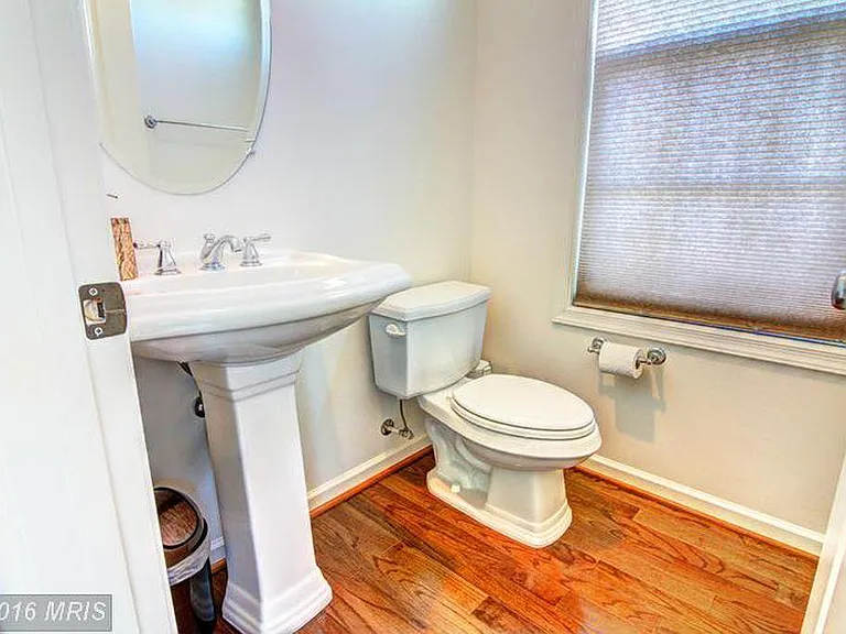 25095 Croxley Green Sq — Photo 20