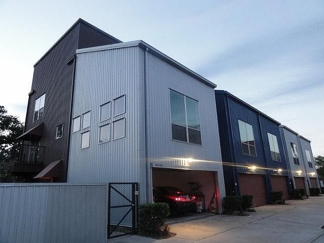 Outside view - the house looks out over a park with plenty o