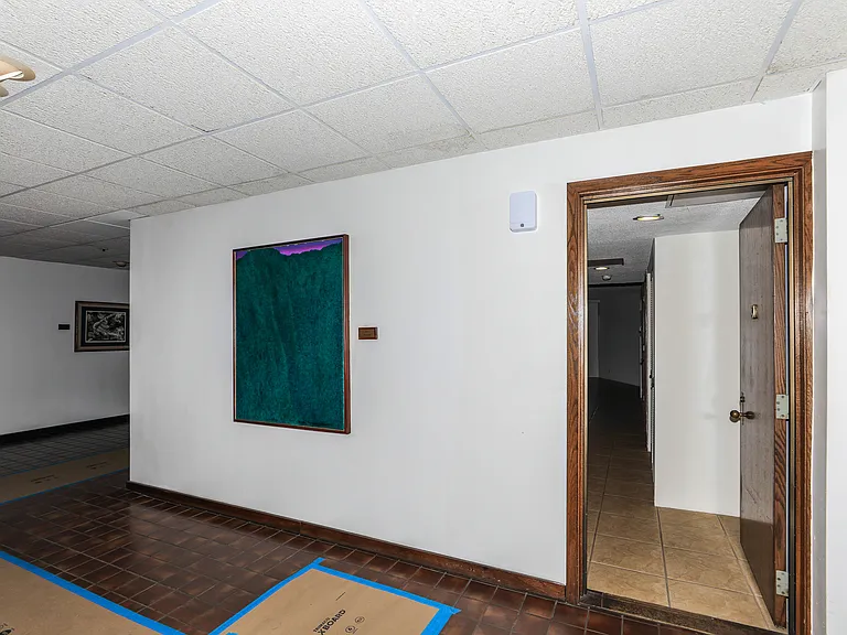 555 Hahaione St #B100 — Photo 38
