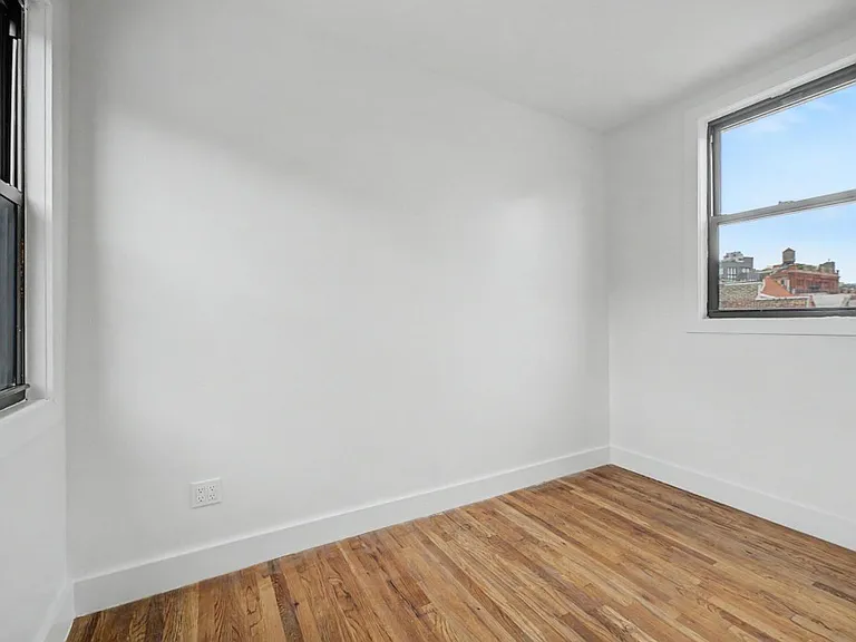 221 Mott St #PHB — Photo 10