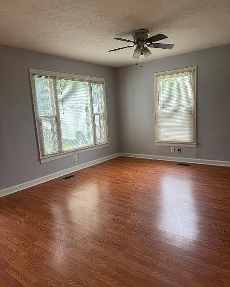 728 Claire Ave — Photo 4