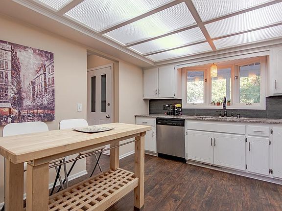 5th image of 7951 Fairfield Cir
