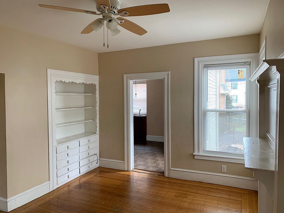 1st image of 17 Breed St Floor 1