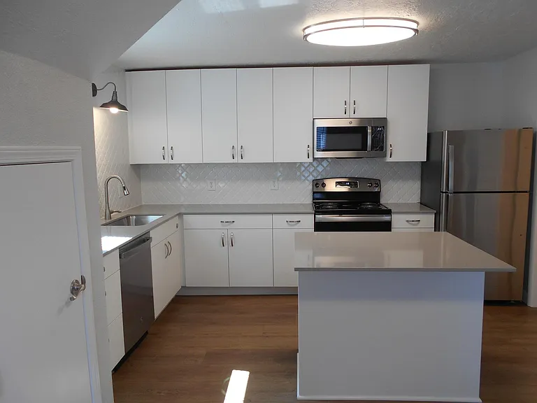 17 N Cedar St — Photo 10