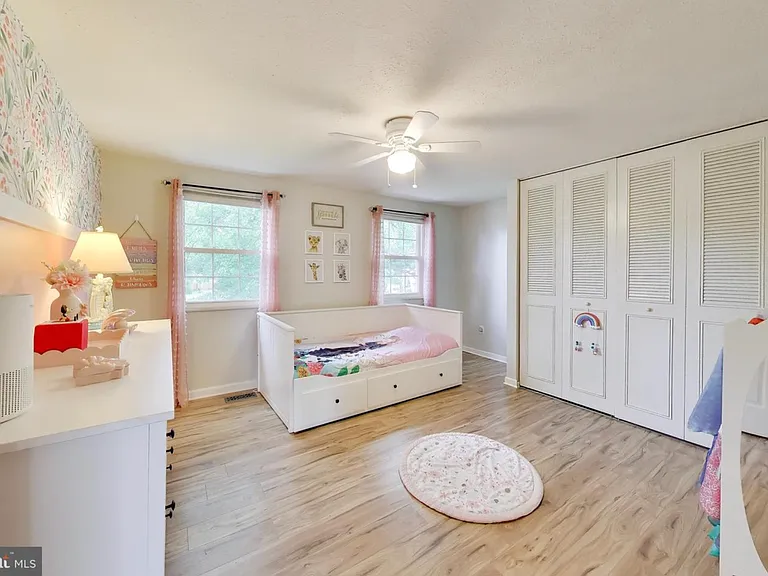 5932 Peregrine Dr — Photo 20