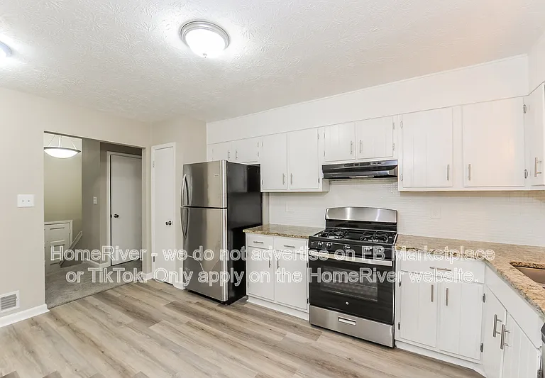 323 Park Ridge Ct — Photo 6