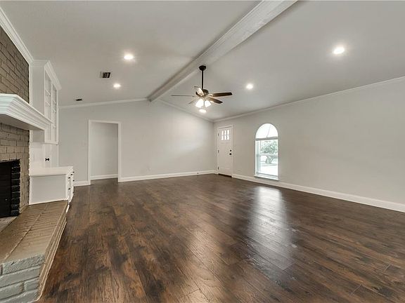 4th image of 2107 Northmoor Dr