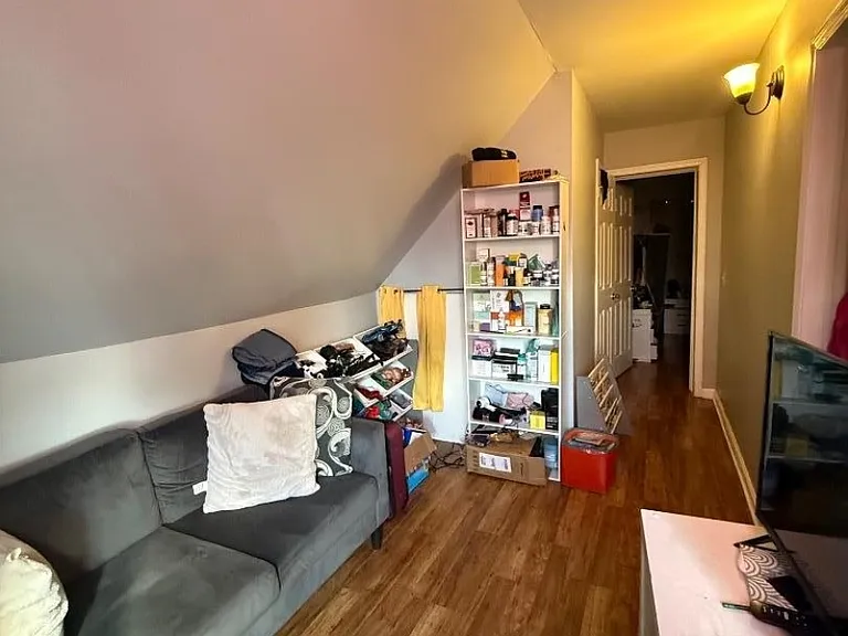 15 Hayes Ave — Photo 5
