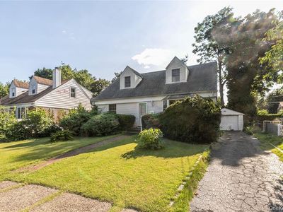 6 Grady Court, Great Neck, NY, 11023