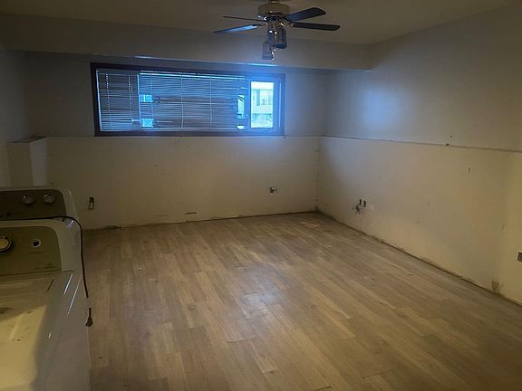 5th image of 821 Bankview Dr