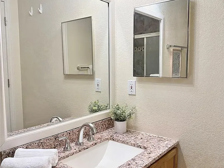 444 S Kittredge St — Photo 7