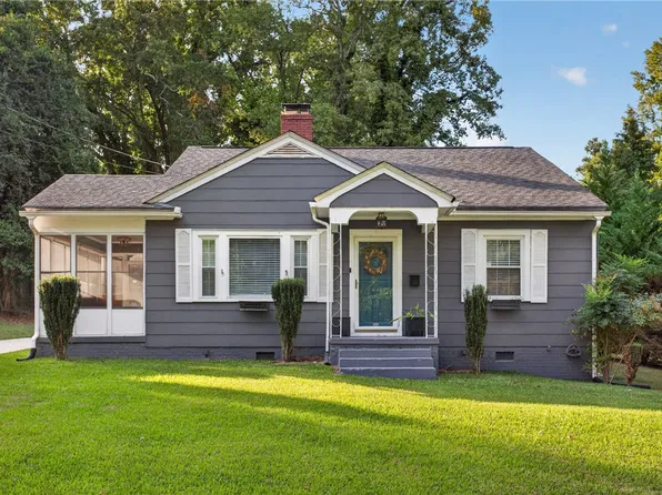311 Woodland Dr, Belton, SC 29627