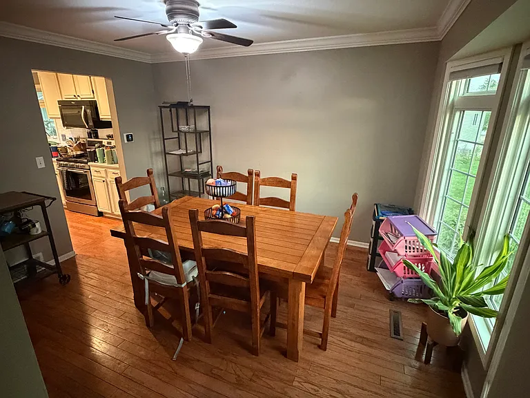315 Shetland Dr NW — Photo 2