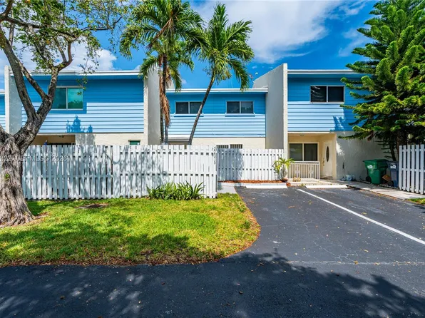 22315 SW 103rd Ave, Miami, FL 33190