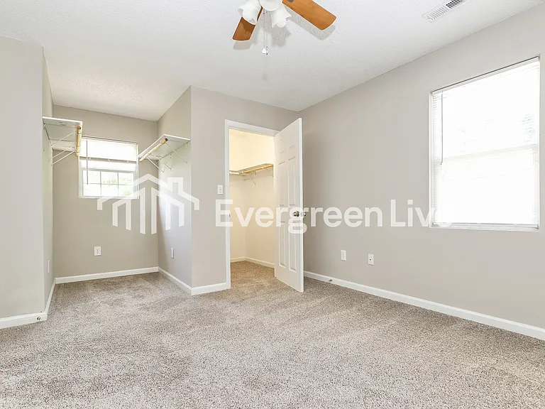 109 Duffy Ave — Photo 10
