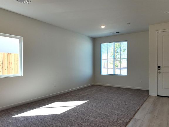 3rd image of 1427 Gaines Ct