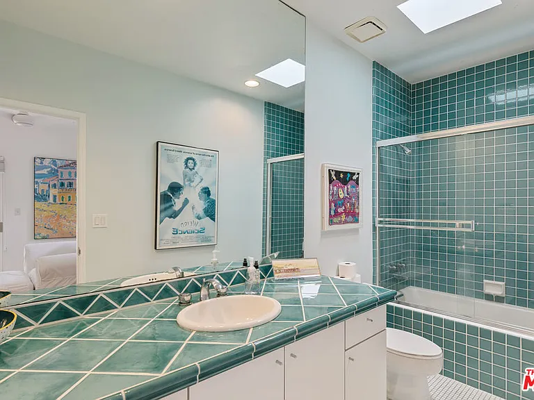 7122 Dume Dr — Photo 32