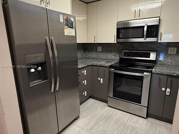 5th image of 18001 N Bay Rd APT 403