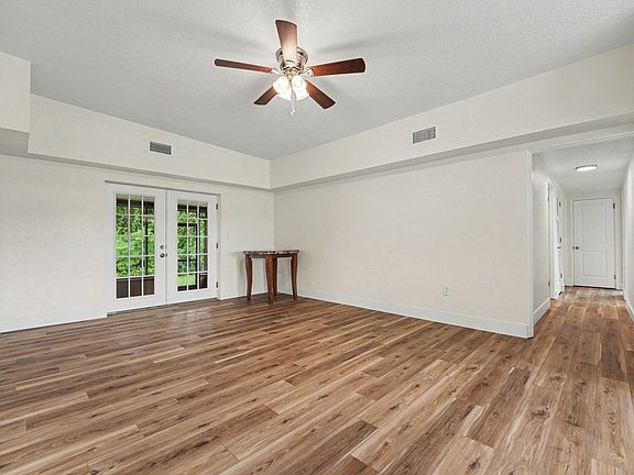 3rd image of 1111 Brewer Ct