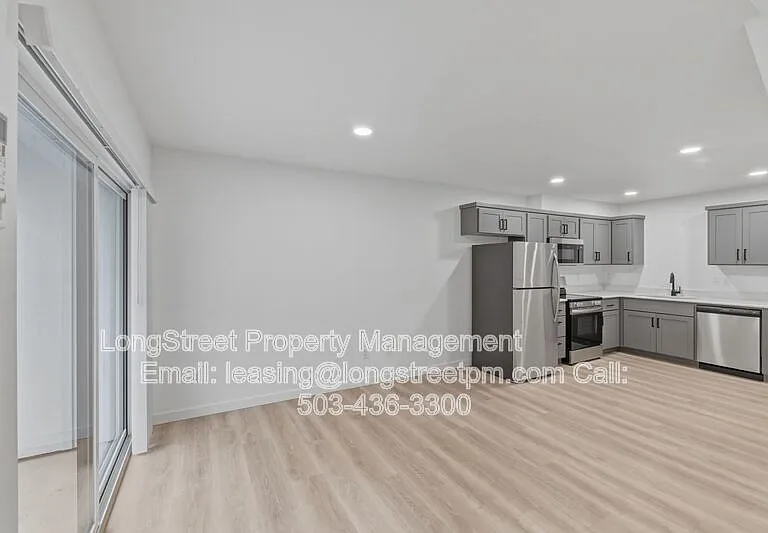 824 S 19th St — Photo 20
