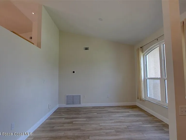 1899 Crane Creek Blvd — Photo 5