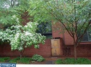 304 S 3rd St, Philadelphia, PA 19106