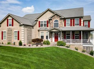 5525 Skyline Dr, Schnecksville, PA 18078