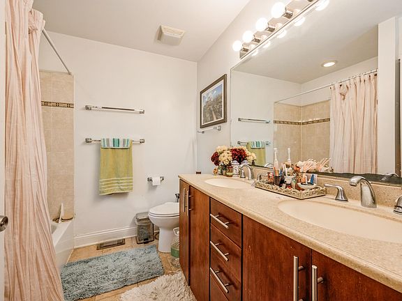 4th image of 616 S Oakley Blvd #1