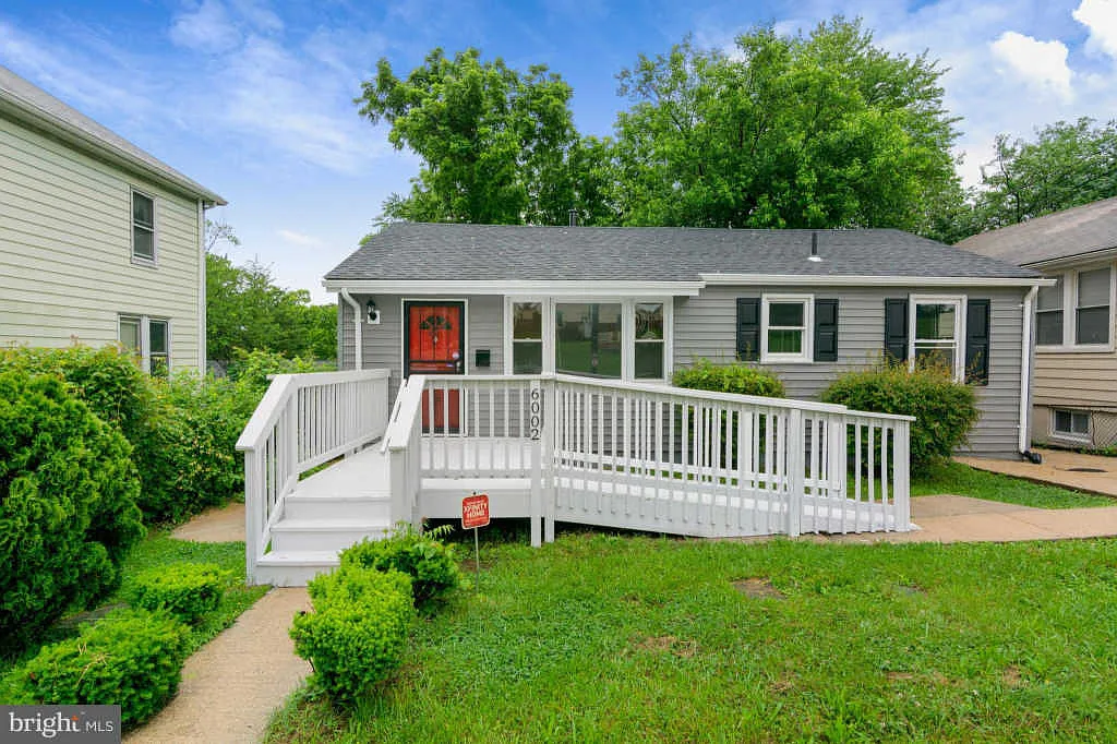 6002 Addison Rd photo 1