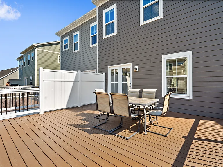 138 Seneca Pl — Photo 32