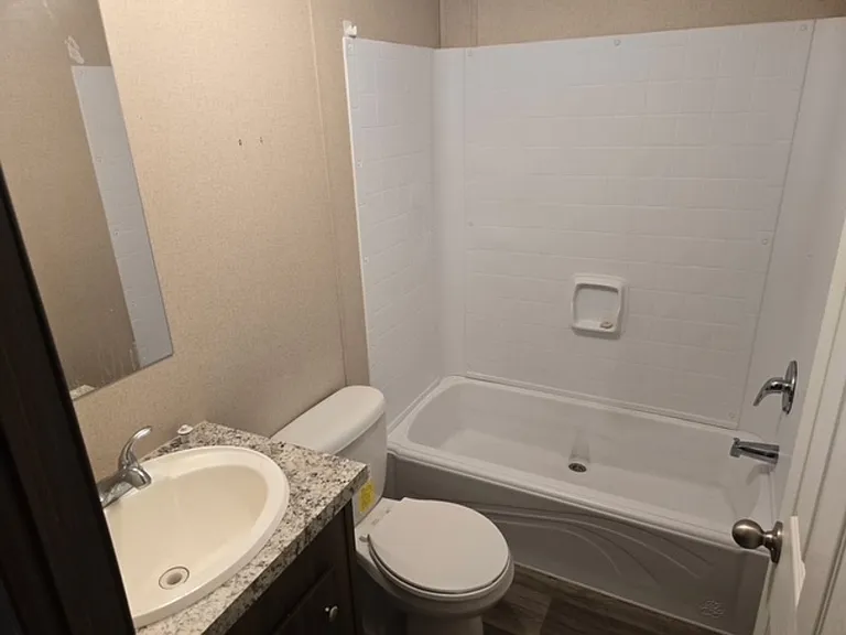 122 Gawain Dr — Photo 7