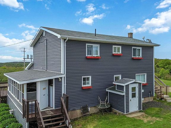 3rd image of 50 Whale Cove Rd