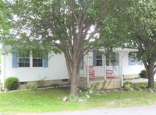 448 Elzie Hill Dr, Hendersonville, NC 28792