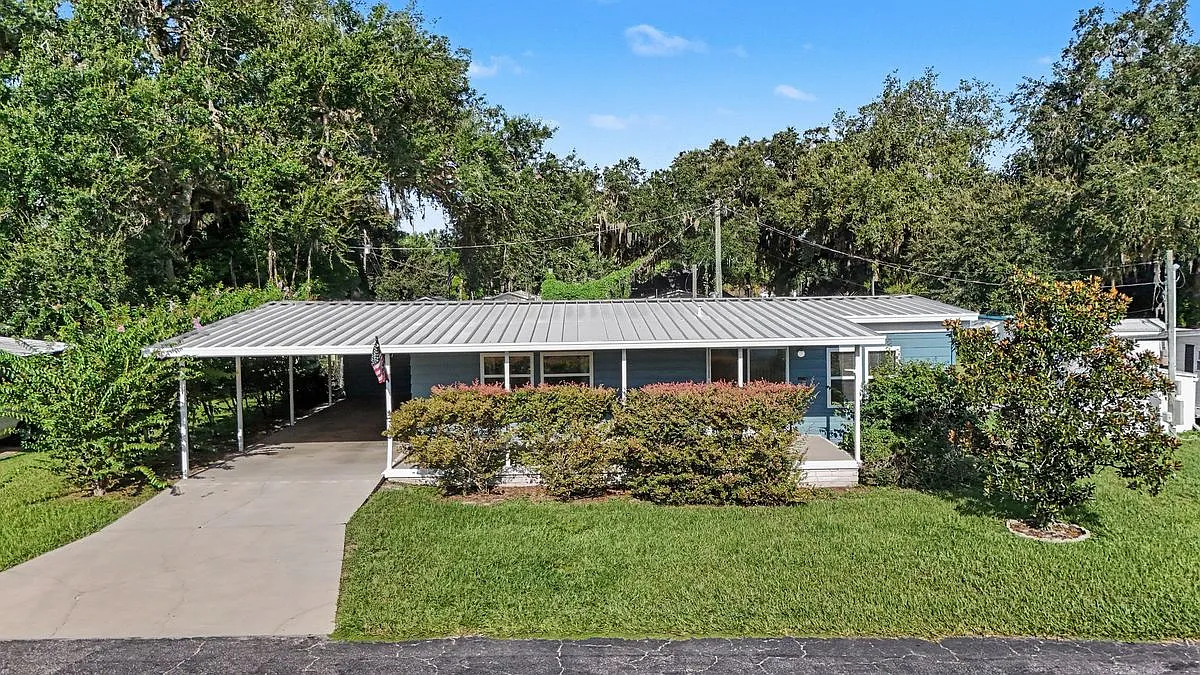 2 bed, 2.0 bath, 960 sqft, $1,700 — Photo 1
