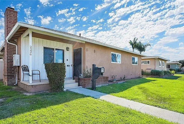 2226 Conquista Ave — Photo 1