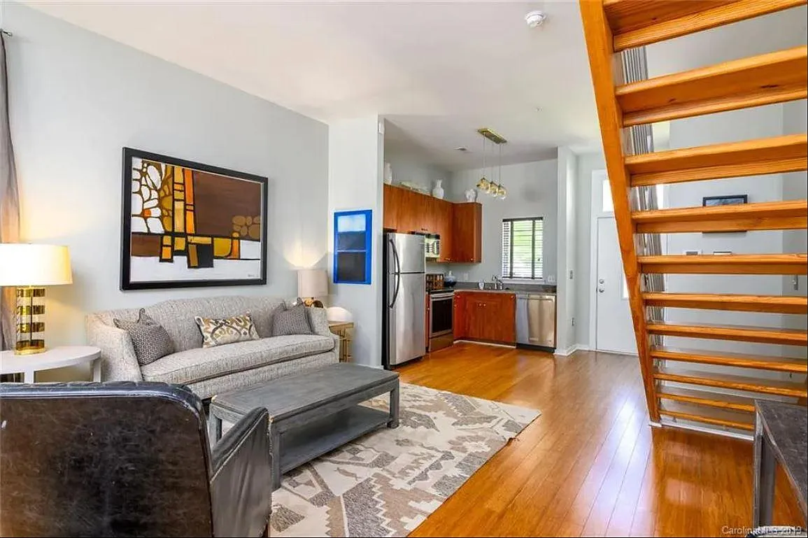 1 bed, 850 sqft, $1,488 — Photo 3