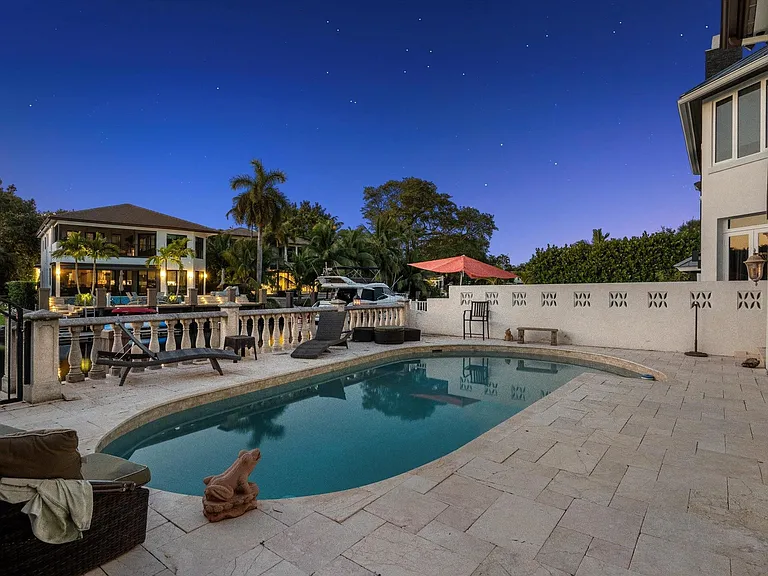 1421 Ponce De Leon Dr — Photo 22