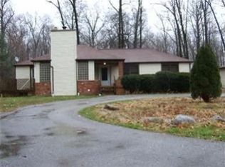 9753 Prospect Rd, Strongsville, OH 44136