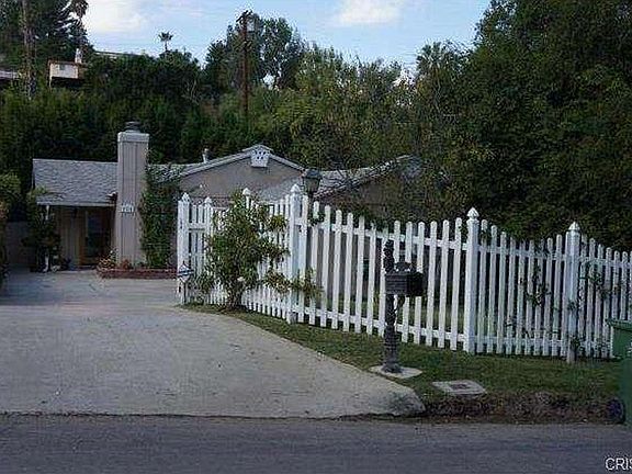 2nd image of 5265 Baza Ave