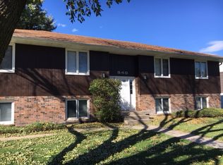 540 E 12th St APT 3, Grand Island, NE 68801