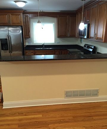 2nd image of 8941 S Oglesby Ave