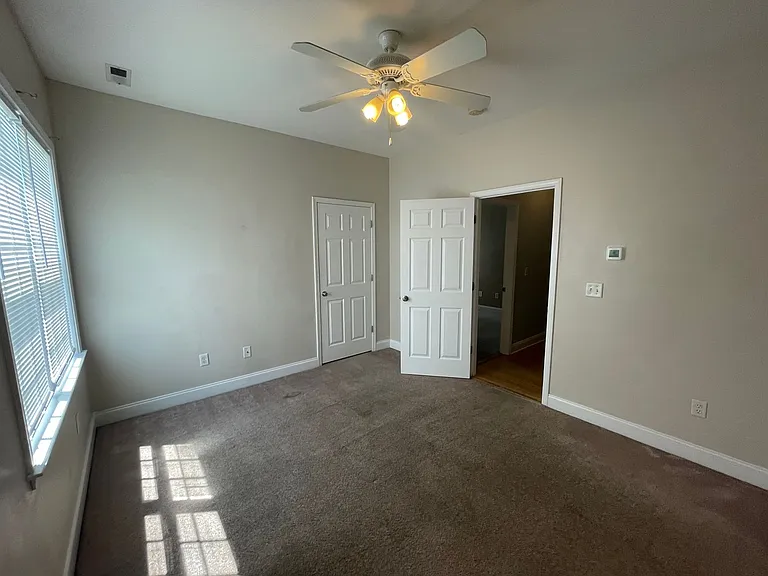 375 Lullwater Dr — Photo 22