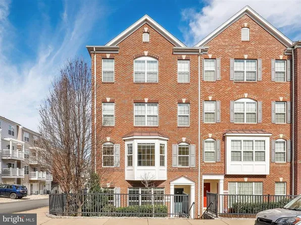 15221 Leicestershire St, Woodbridge, VA 22191