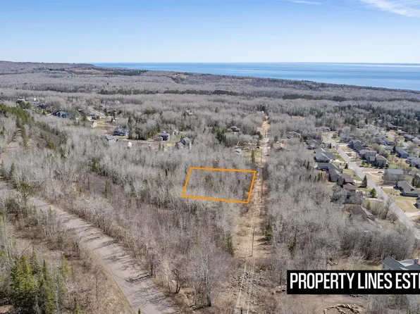 Lester St, Duluth, MN 55804